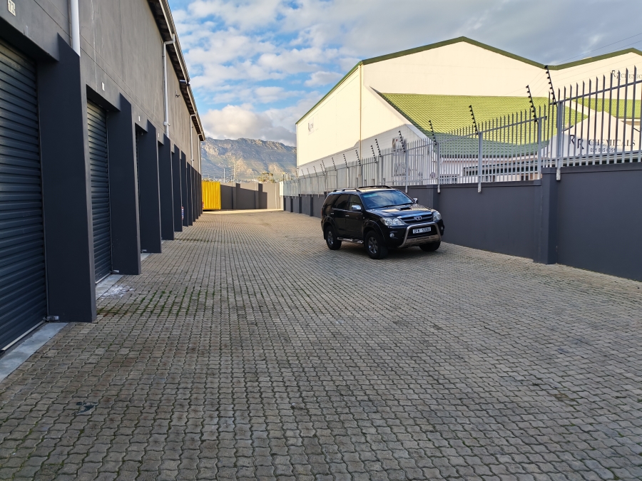 Commercial Property for Sale in Broadlands Western Cape